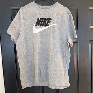 Nike Men's Heather Gray Short Sleeve Tee